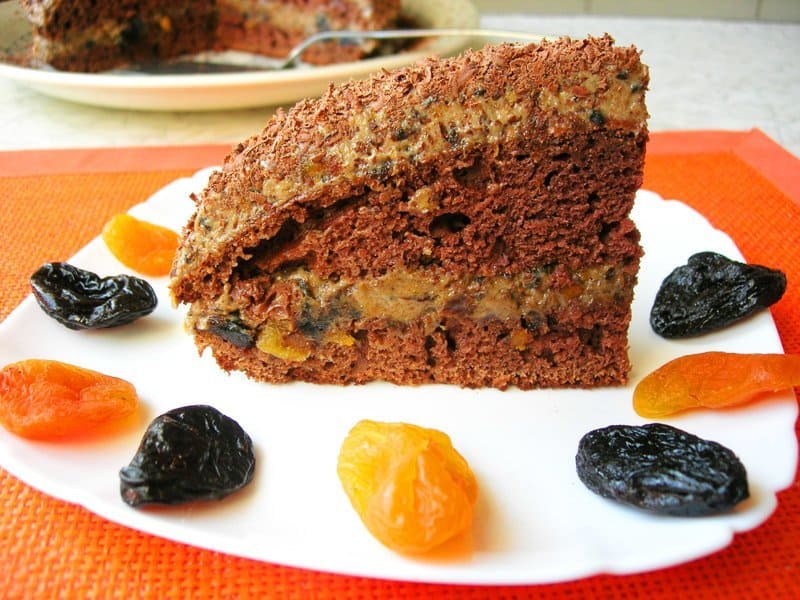 Творожный пирог с черносливом, курагой и морковью