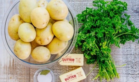 Ингредиенты для картофеля с петрушкой