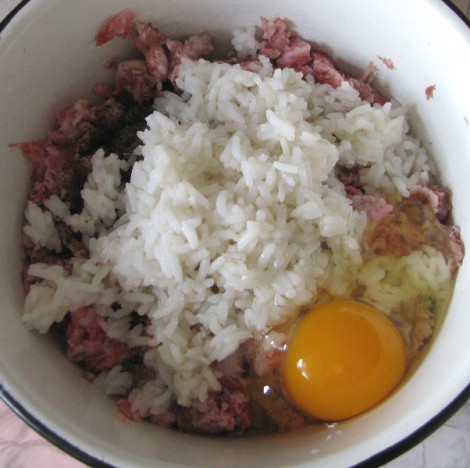 Фарш с рисом и яйцом