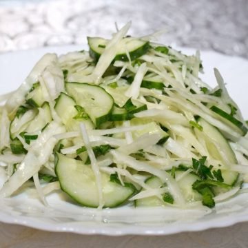 Салат из капусты и огурцов