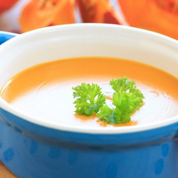 Тыквенный крем-суп со сливками и гренками