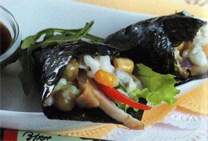 Темаки - суши с салатом из тунца