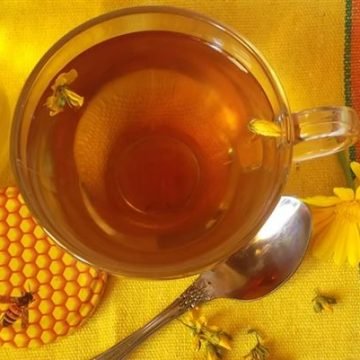 Травяной чай с мелиссой и зверобоем