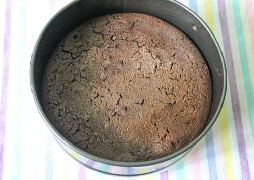 Шоколадный кекс с глазурью и фундуком - приготовление