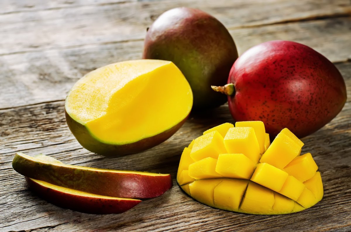 Экзотический плод манго