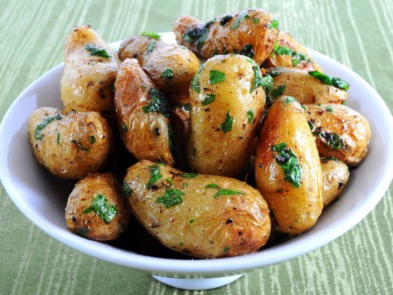 Картошка в духовке в мундире
