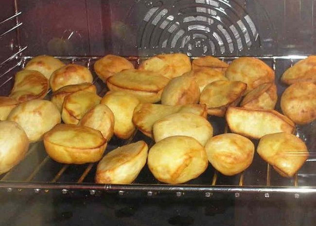 Приготовить картошку в духовке