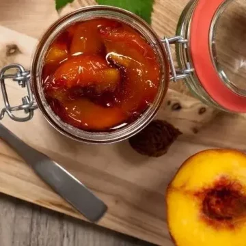 Персиковое варенье с имбирем и розмарином