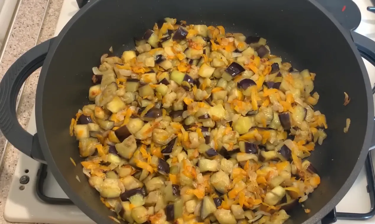 Рецепт вкусного рагу из баклажанов и сладкого перца