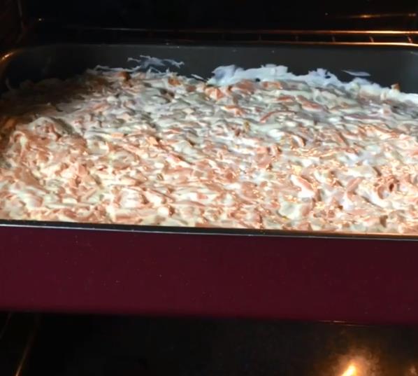 Филе минтая в духовке с морковью и луком в сметане (самый вкусный рецепт)