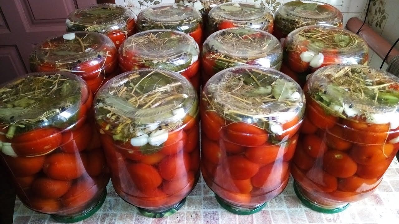 Самые популярные рецепты помидоров с уксусом для 1,5-литровой банки