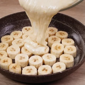 Банановый пирог на сковороде
