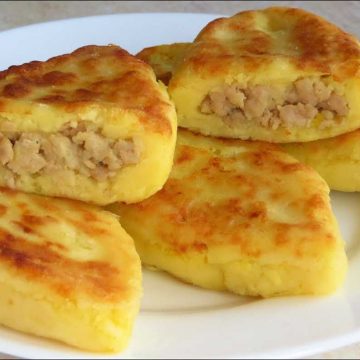 Картофельные пирожки с мясной начинкой
