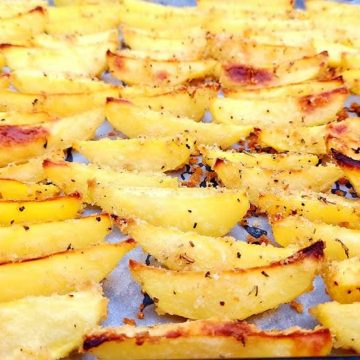 Картофель в сухарях, запеченный в духовке