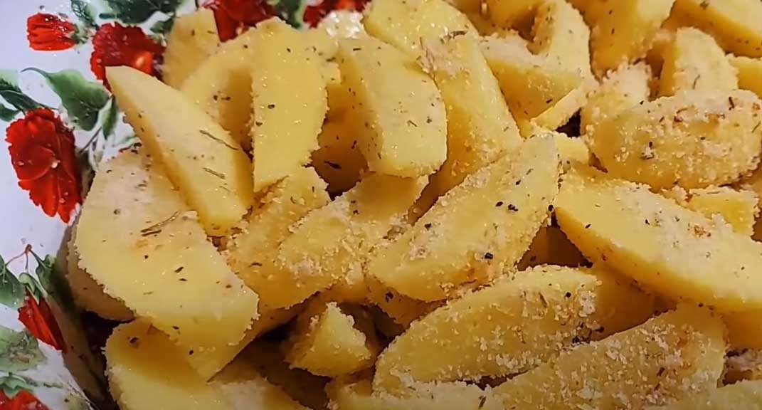 Добавьте в картофель специи