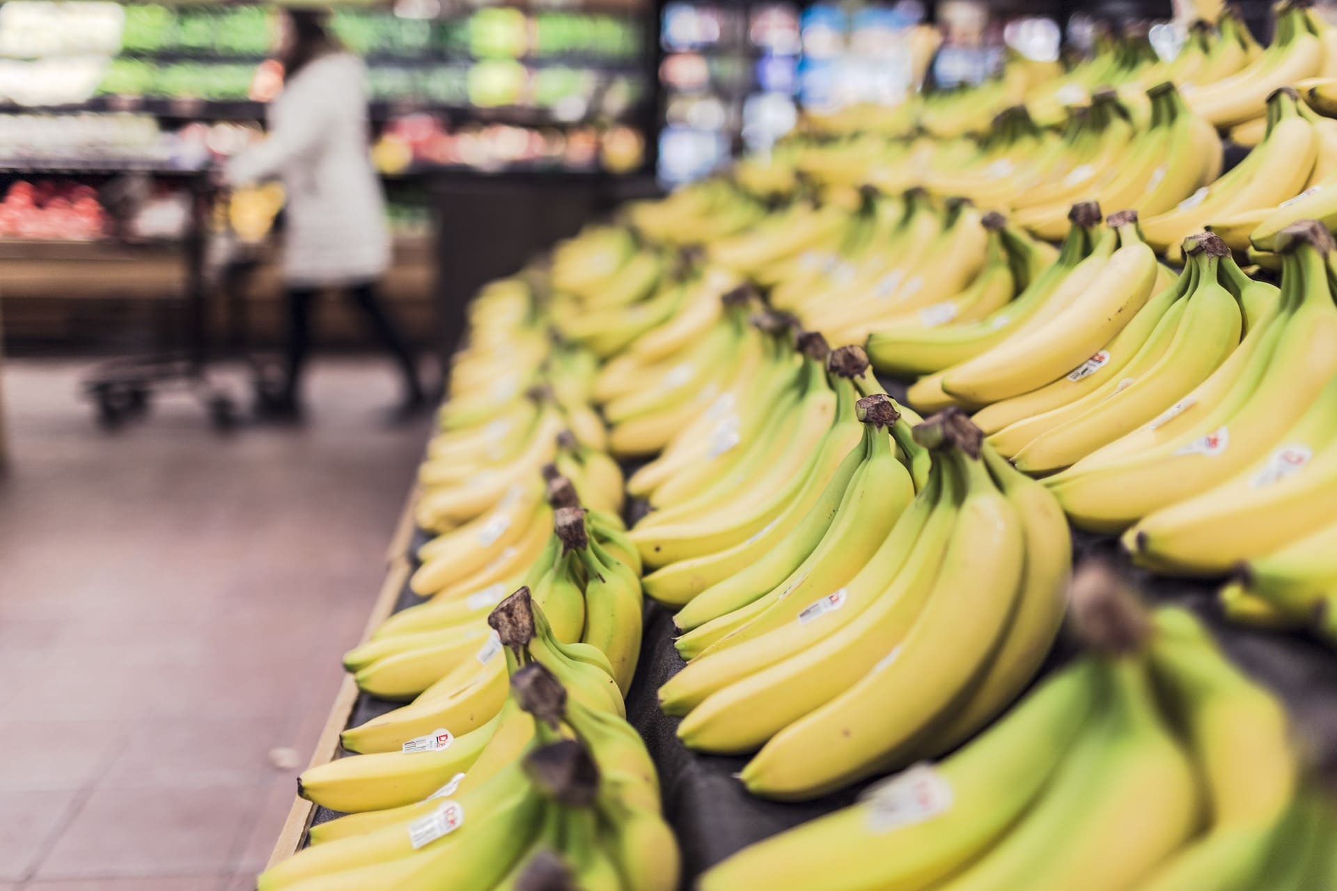 Как правильно хранить бананы, чтобы они не чернели