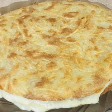 Пирог из картошки с сыром и ветчиной без муки и духовки