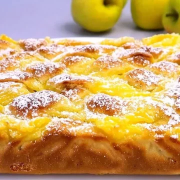 Яблочный пирог с кремовой заливкой