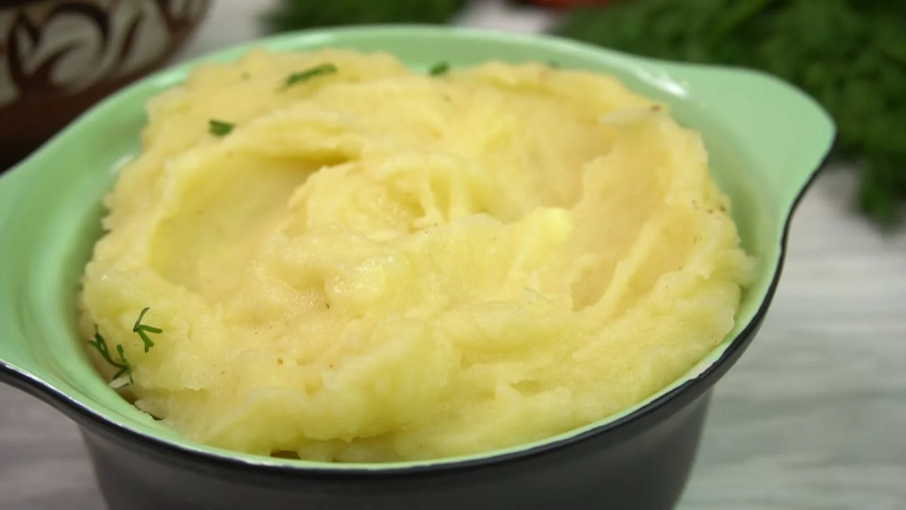 Эксперты по кулинарии рассказали, почему картофельное пюре темнеет и что с этим делать