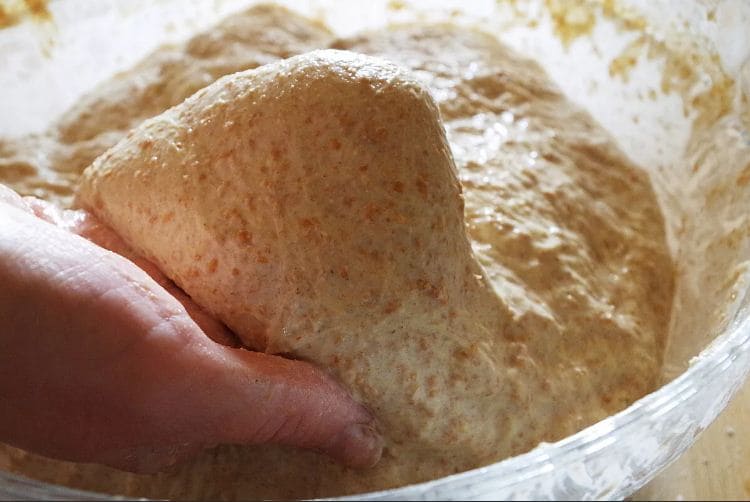 Бездрожжевое тесто для домашнего хлеба