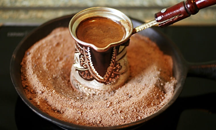 Кофе по-турецки на песке