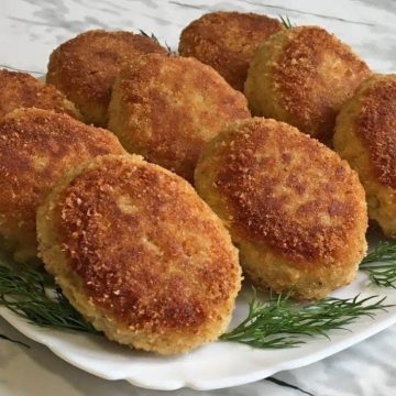 Котлеты из трески с рисом и луком