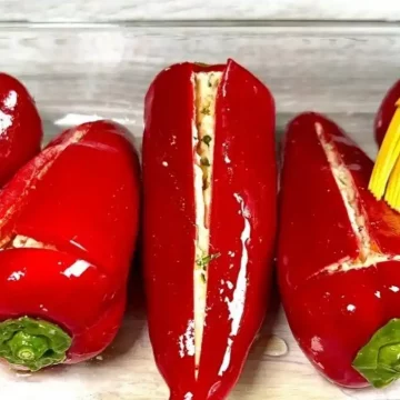 Фаршированные перцы с сыром Фета и помидорами