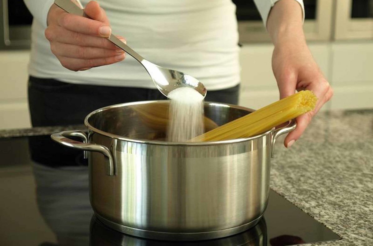 Нужно ли солить воду для варки пасты