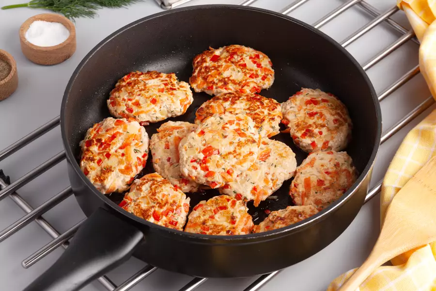 Сколько минут жарить котлеты из индейки