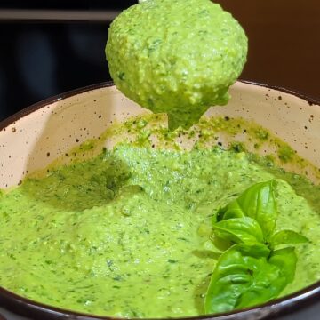 Как сделать соус Песто из базилика и кедровых орехов Соус Песто из базилика и кедровых орехов