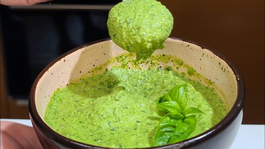 Как сделать соус Песто из базилика и кедровых орехов Соус Песто из базилика и кедровых орехов