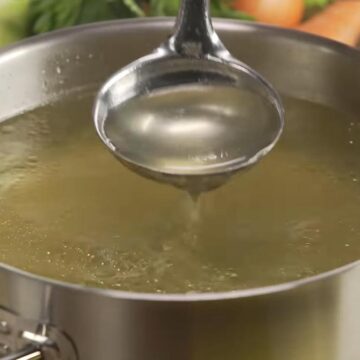 Как сварить прозрачный куриный бульон
