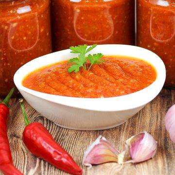 Пошаговый рецепт аджики (острой или сладкой)